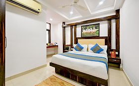 Hotel Bhartiya-New Delhi Railway Station-2 Minutes Walk